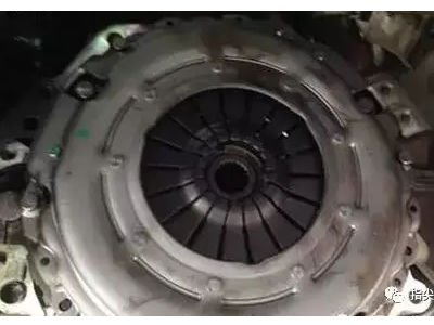 行車無力？也許就是離合器片出了問題。
