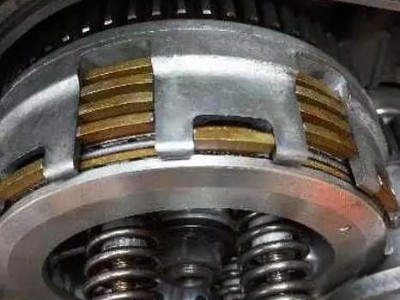 摩托車離合器的調(diào)整
